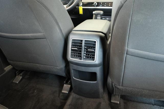 Photo of 2024 Gravity Gray Kia Sportage