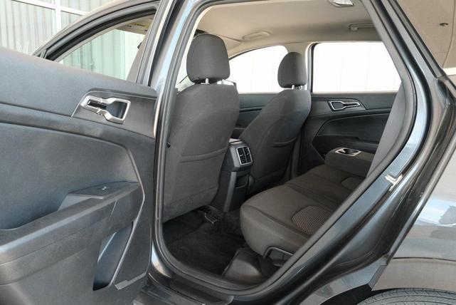 Photo of 2024 Gravity Gray Kia Sportage