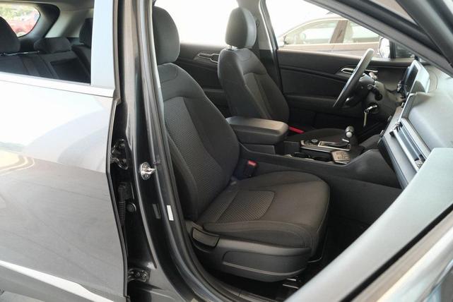Photo of 2024 Gravity Gray Kia Sportage