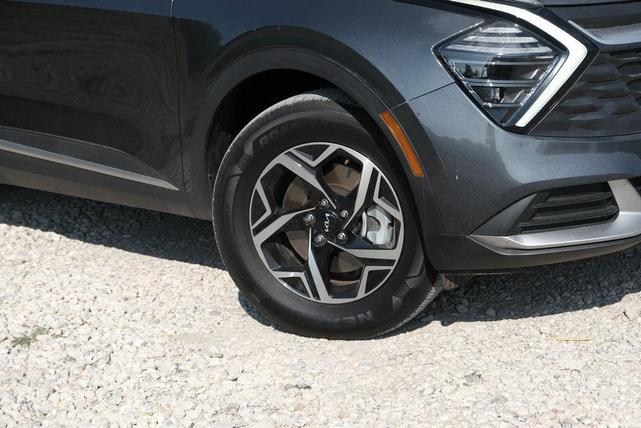 Photo of 2024 Gravity Gray Kia Sportage