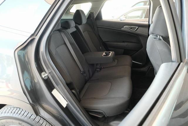 Photo of 2024 Gravity Gray Kia Sportage