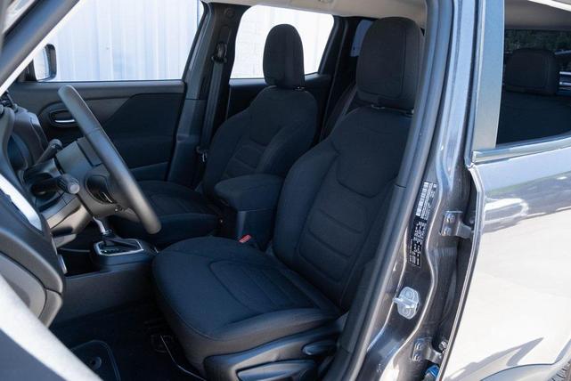 Photo of 2020 Granite Crystal Metallic Clearcoat Jeep Renegade