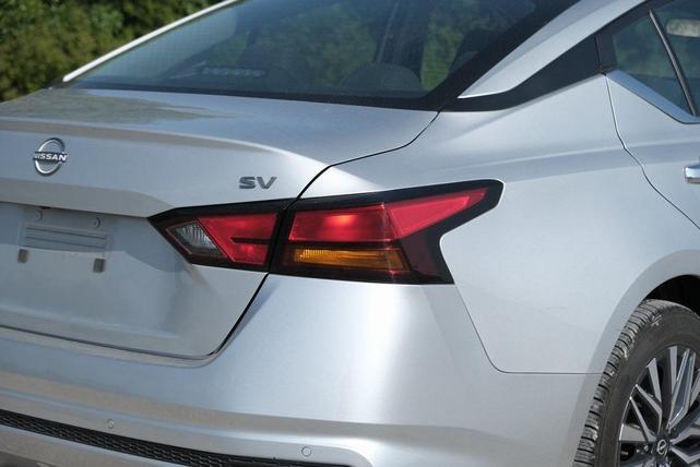 Photo of 2023 Brilliant Silver Metallic Nissan Altima