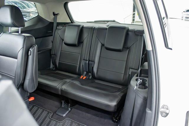 Photo of 2023 Pure White Volkswagen Atlas