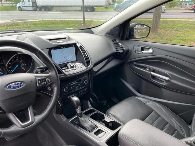 Photo of 2017 Gray Ford Escape