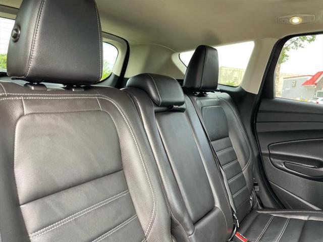 Photo of 2017 Gray Ford Escape