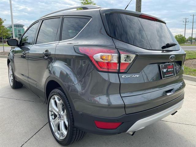 Photo of 2017 Gray Ford Escape