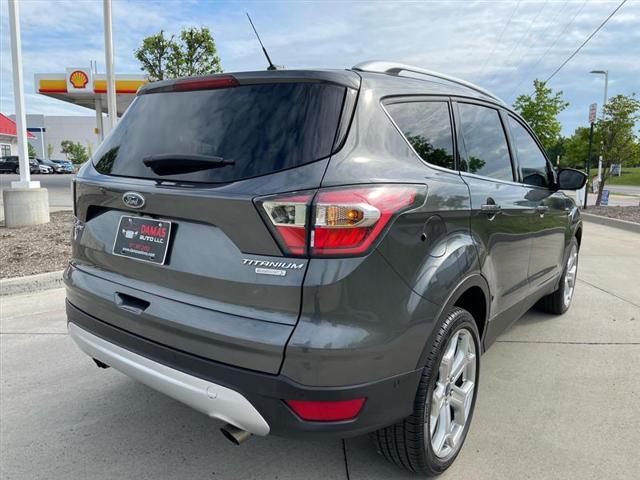 Photo of 2017 Gray Ford Escape