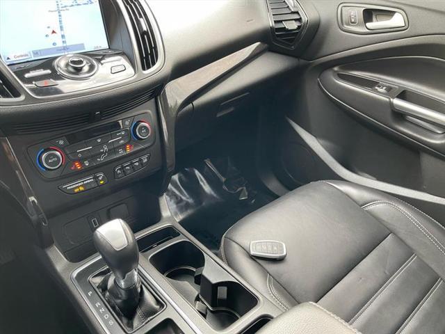 Photo of 2017 Gray Ford Escape