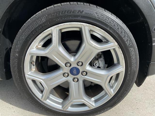 Photo of 2017 Gray Ford Escape