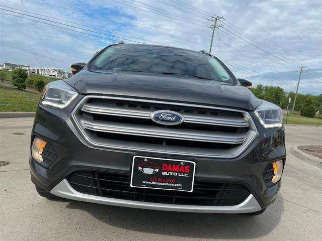 Photo of 2017 Gray Ford Escape