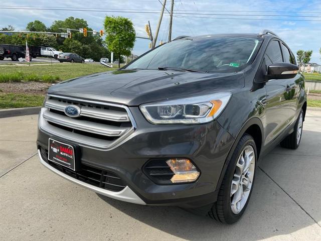 Photo of 2017 Gray Ford Escape