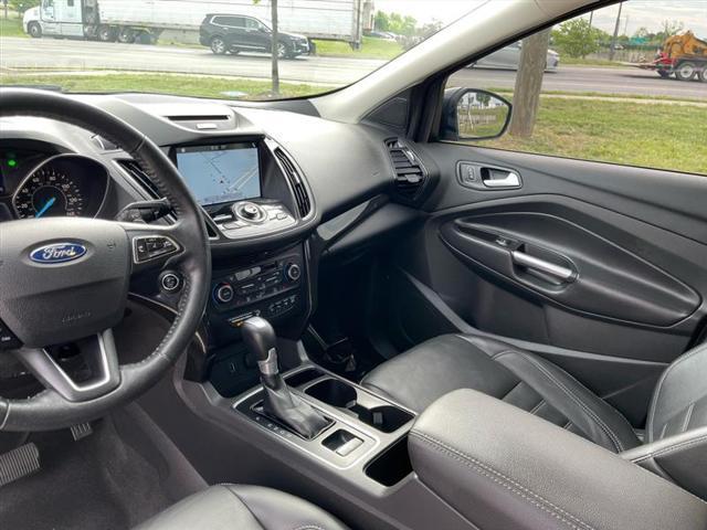 Photo of 2017 Gray Ford Escape