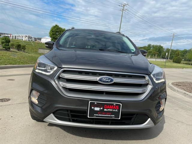 Photo of 2017 Gray Ford Escape