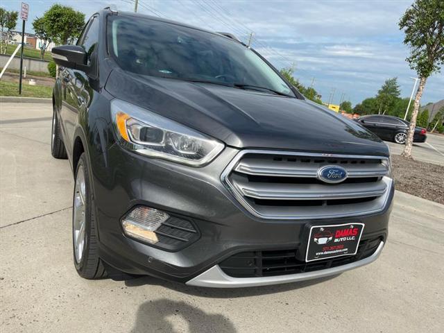 Photo of 2017 Gray Ford Escape