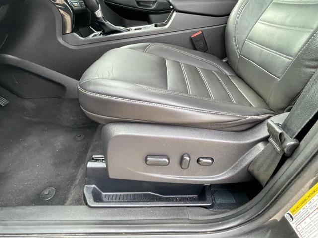 Photo of 2017 Gray Ford Escape