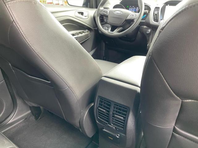 Photo of 2017 Gray Ford Escape