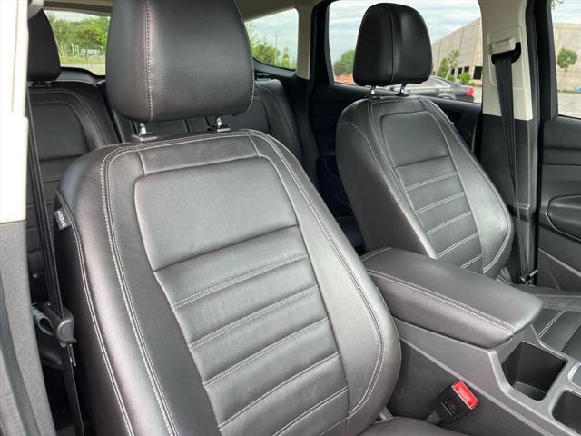 Photo of 2017 Gray Ford Escape