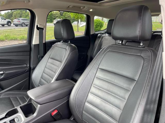 Photo of 2017 Gray Ford Escape