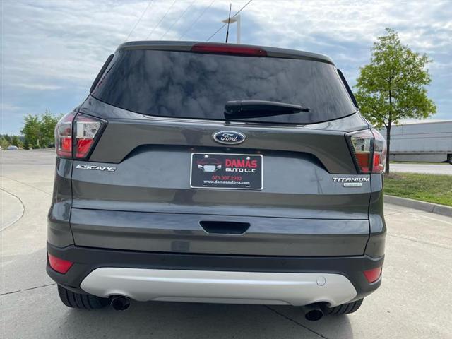 Photo of 2017 Gray Ford Escape