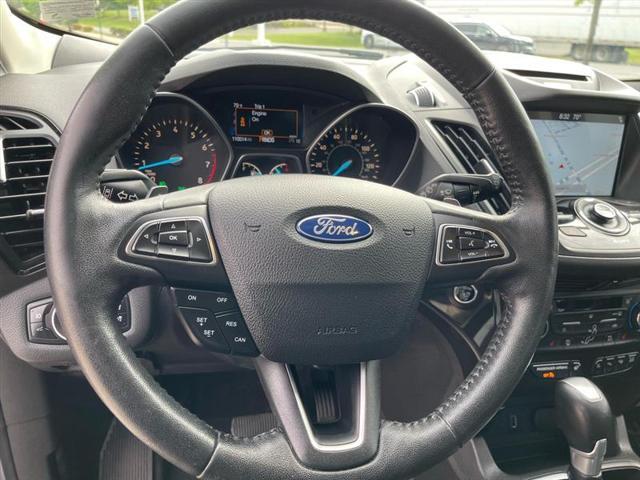 Photo of 2017 Gray Ford Escape