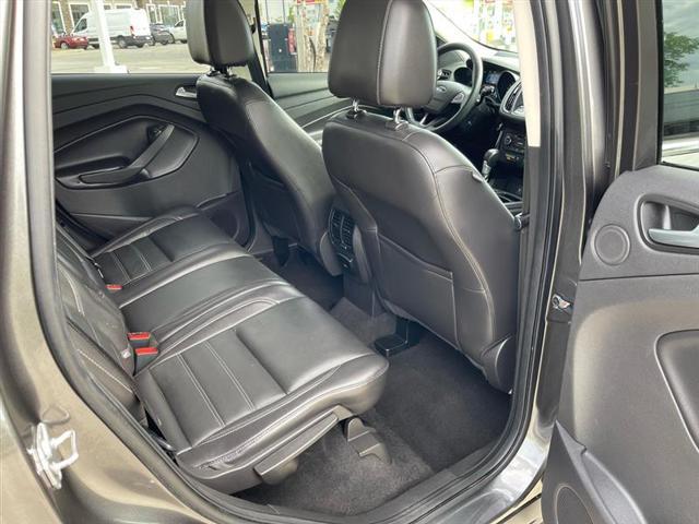 Photo of 2017 Gray Ford Escape