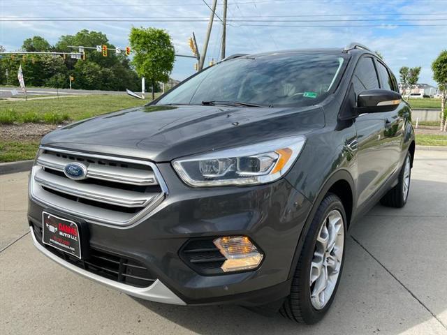 Photo of 2017 Gray Ford Escape