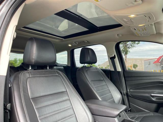 Photo of 2017 Gray Ford Escape