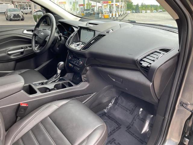 Photo of 2017 Gray Ford Escape