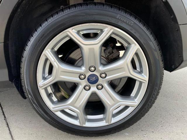 Photo of 2017 Gray Ford Escape
