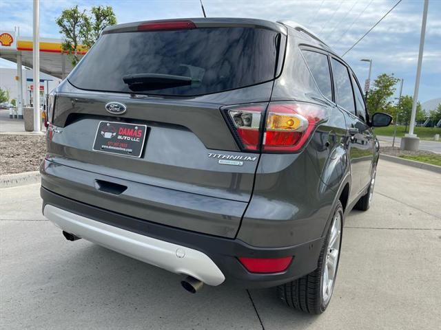 Photo of 2017 Gray Ford Escape
