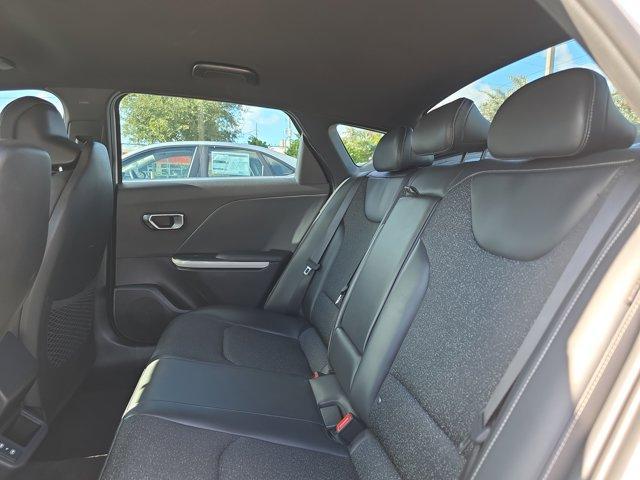 Photo of 2025 Snow White Pearl Kia K4
