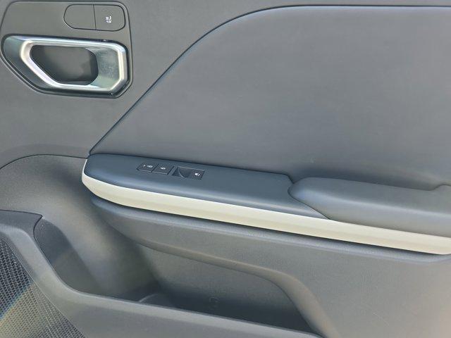 Photo of 2025 Snow White Pearl Kia K4
