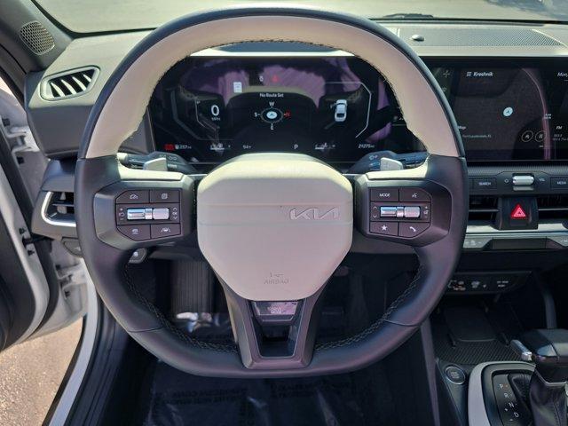 Photo of 2025 Snow White Pearl Kia K4