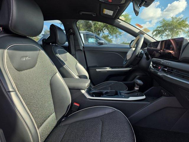 Photo of 2025 Snow White Pearl Kia K4