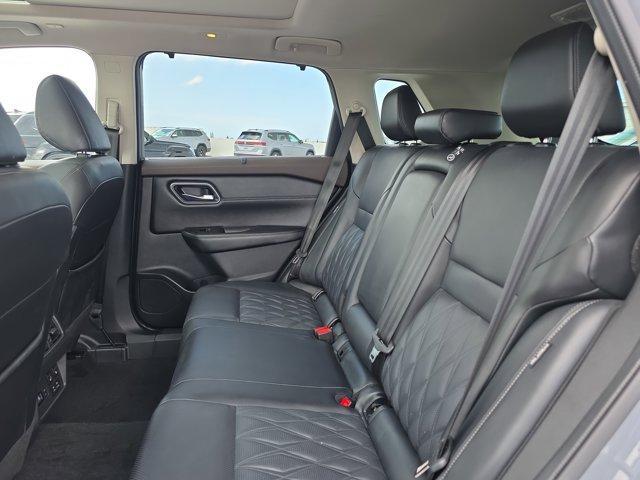Photo of 2023 Boulder Gray Pearl Nissan Rogue