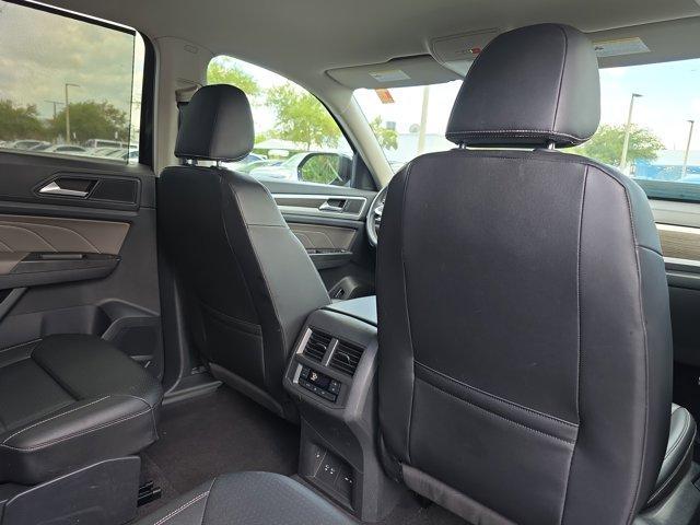 Photo of 2022 Deep Black Pearl Effect Volkswagen Atlas