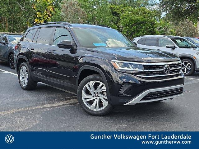 Photo of 2022 Deep Black Pearl Effect Volkswagen Atlas