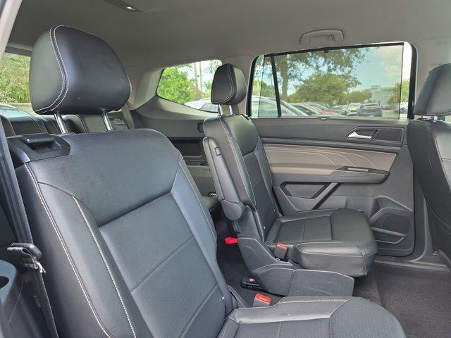 Photo of 2022 Deep Black Pearl Effect Volkswagen Atlas