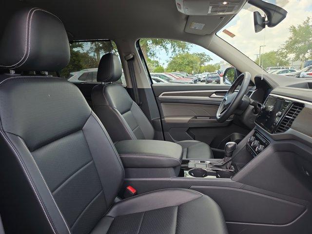 Photo of 2022 Deep Black Pearl Effect Volkswagen Atlas