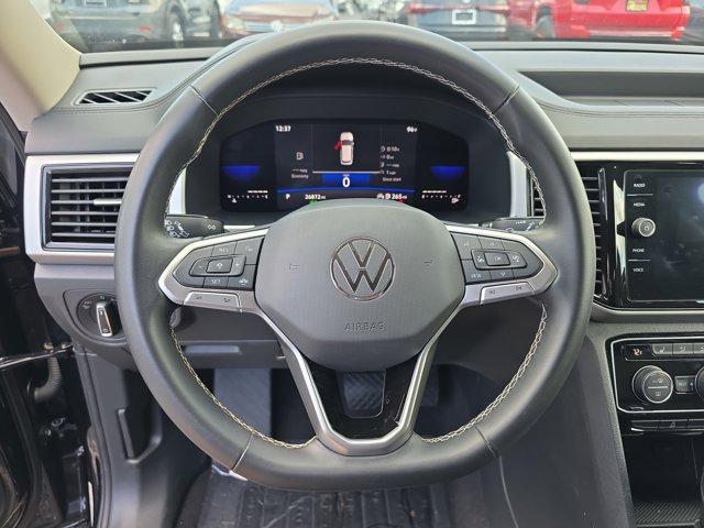 Photo of 2022 Deep Black Pearl Effect Volkswagen Atlas