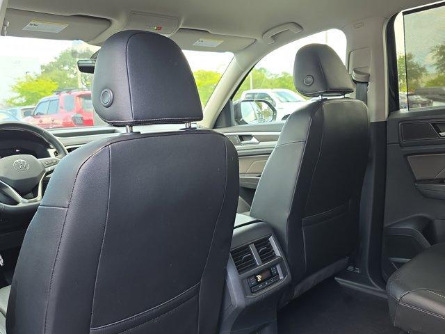 Photo of 2022 Deep Black Pearl Effect Volkswagen Atlas