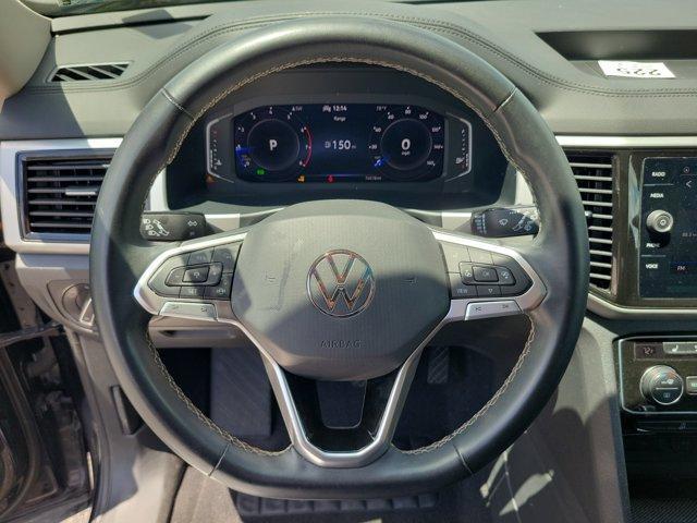 Photo of 2022 Deep Black Pearl Effect Volkswagen Atlas