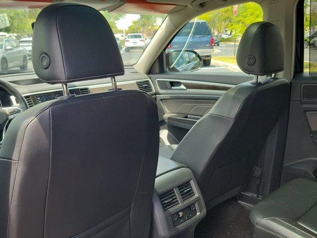 Photo of 2022 Deep Black Pearl Effect Volkswagen Atlas