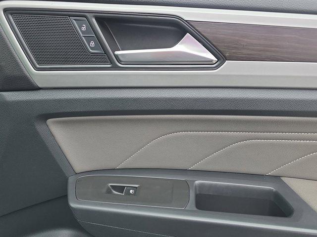 Photo of 2022 Platinum Gray Metallic Volkswagen Atlas