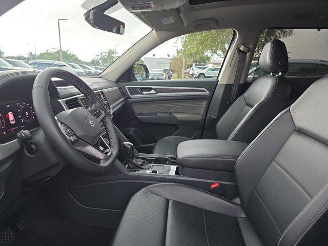 Photo of 2022 Platinum Gray Metallic Volkswagen Atlas