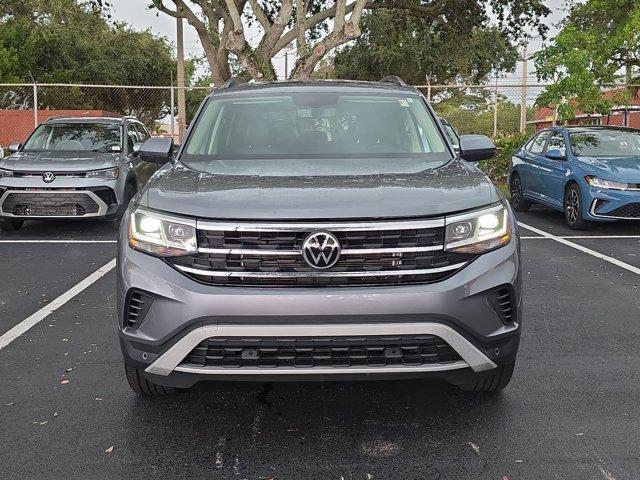 Photo of 2022 Platinum Gray Metallic Volkswagen Atlas