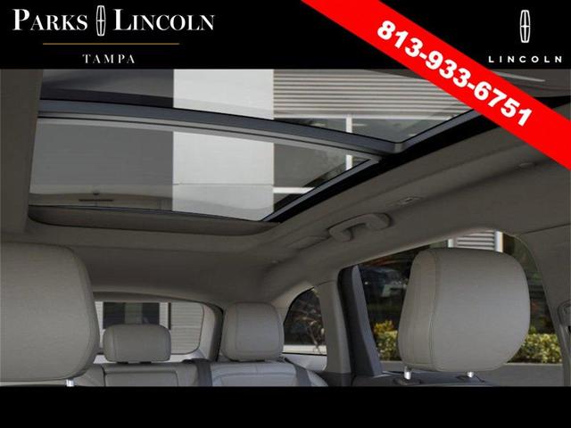 Photo of 2025 White Platinum Metallic Tri-Coat Lincoln Nautilus