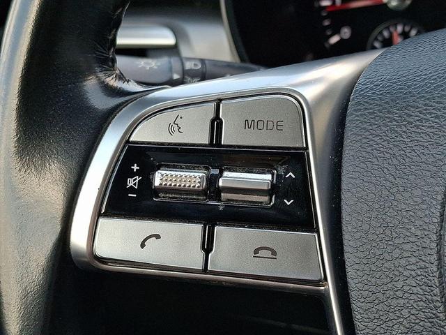 Photo of 2021 Glacial White Pearl Kia Telluride