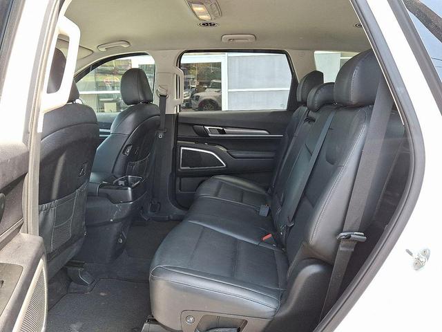 Photo of 2021 Glacial White Pearl Kia Telluride